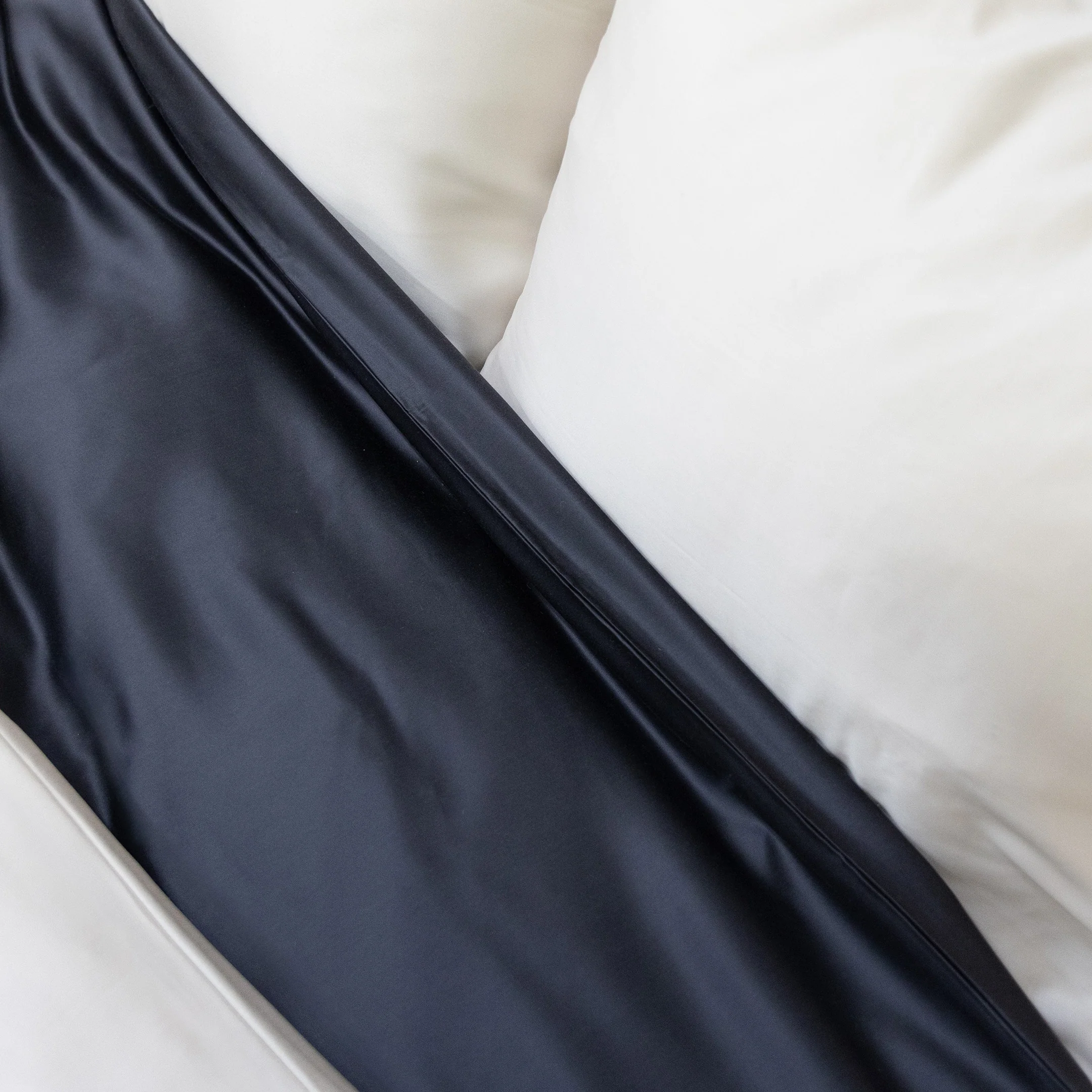 Tencel satin duvet cover set | caviar - Image 7