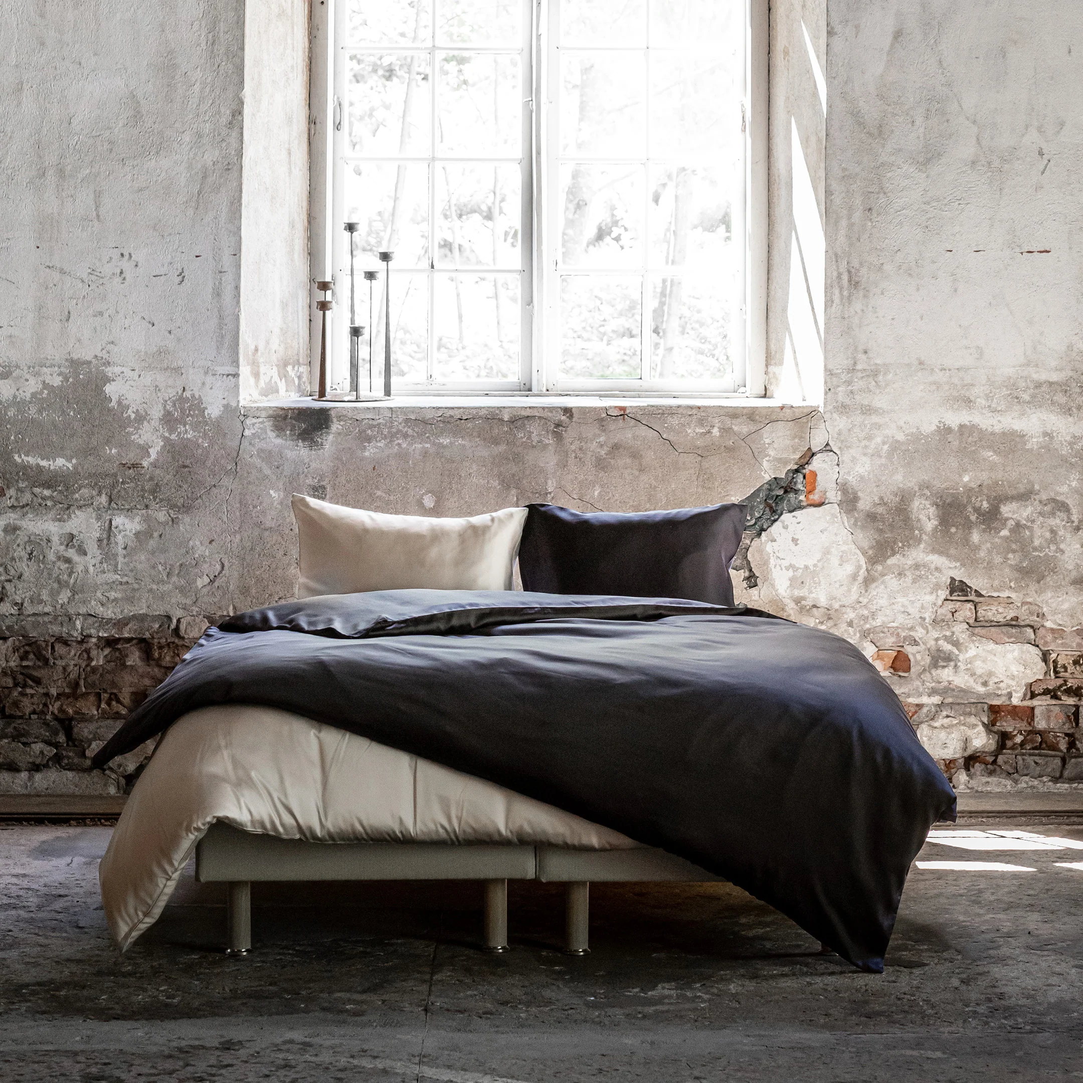 Tencel satin duvet cover set | caviar - Image 4