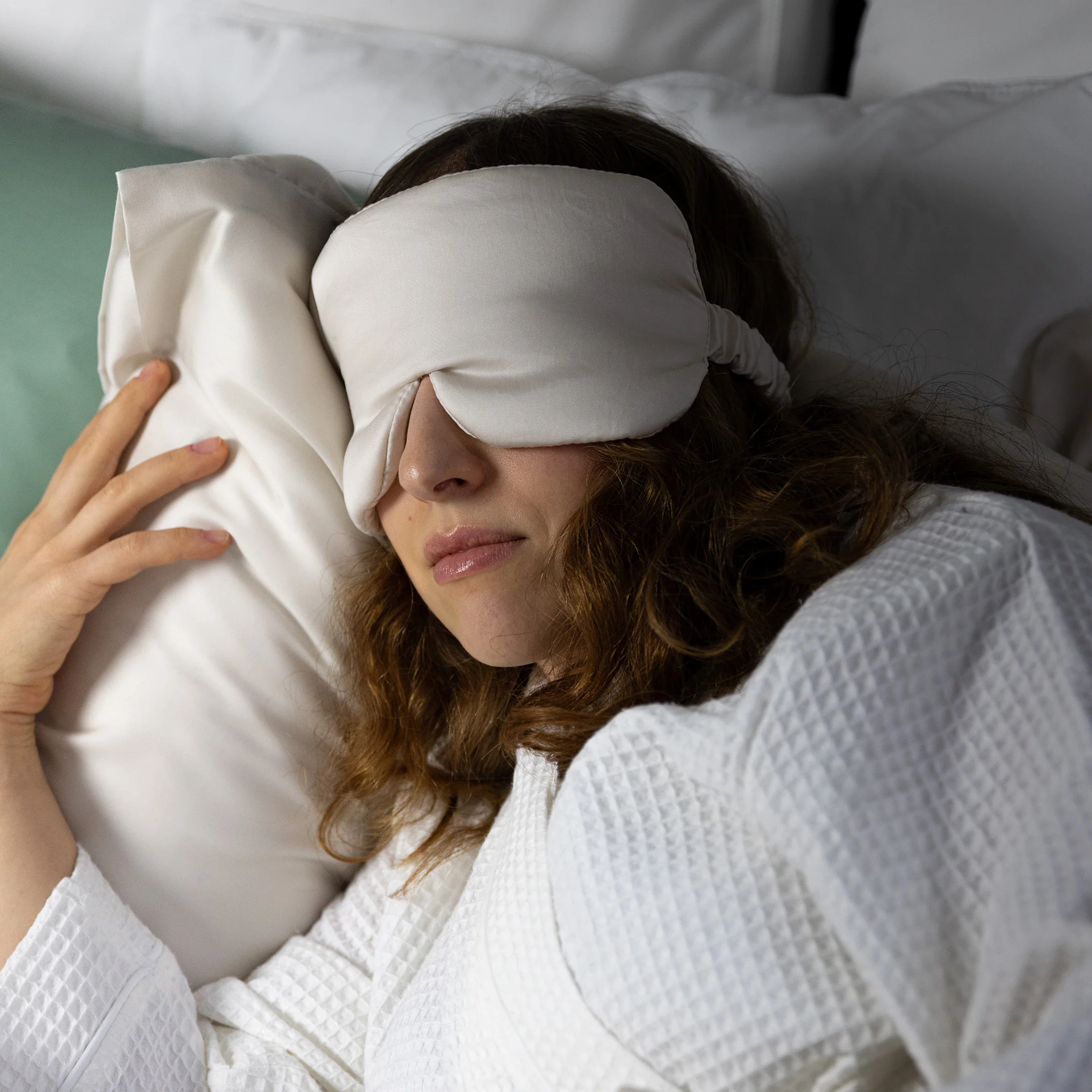Tencel sleep mask | champagne - Image 5