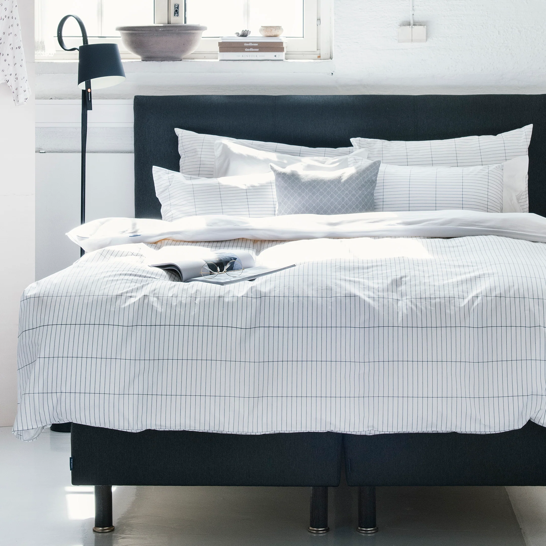 Viivasto Percale large pillowcase | white/black - Image 4