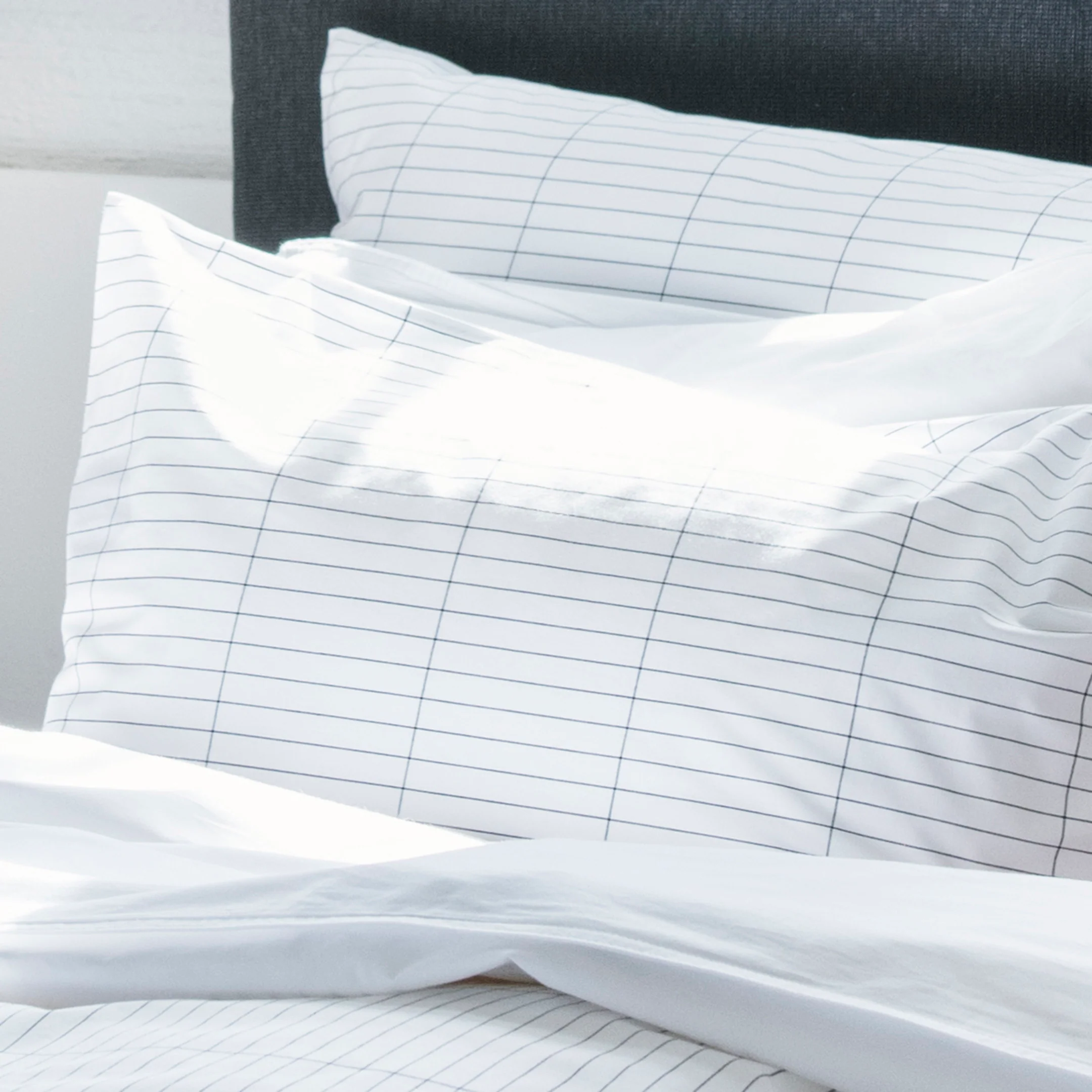 Viivasto Percale large pillowcase | white/black - Image 5